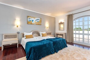 5 bedrooms, in-room safe, iron/ironing board, free WiFi