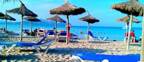 Una playa cerca