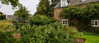 Characterful Stone Cottage with lovely views over the Surrounding Countryside