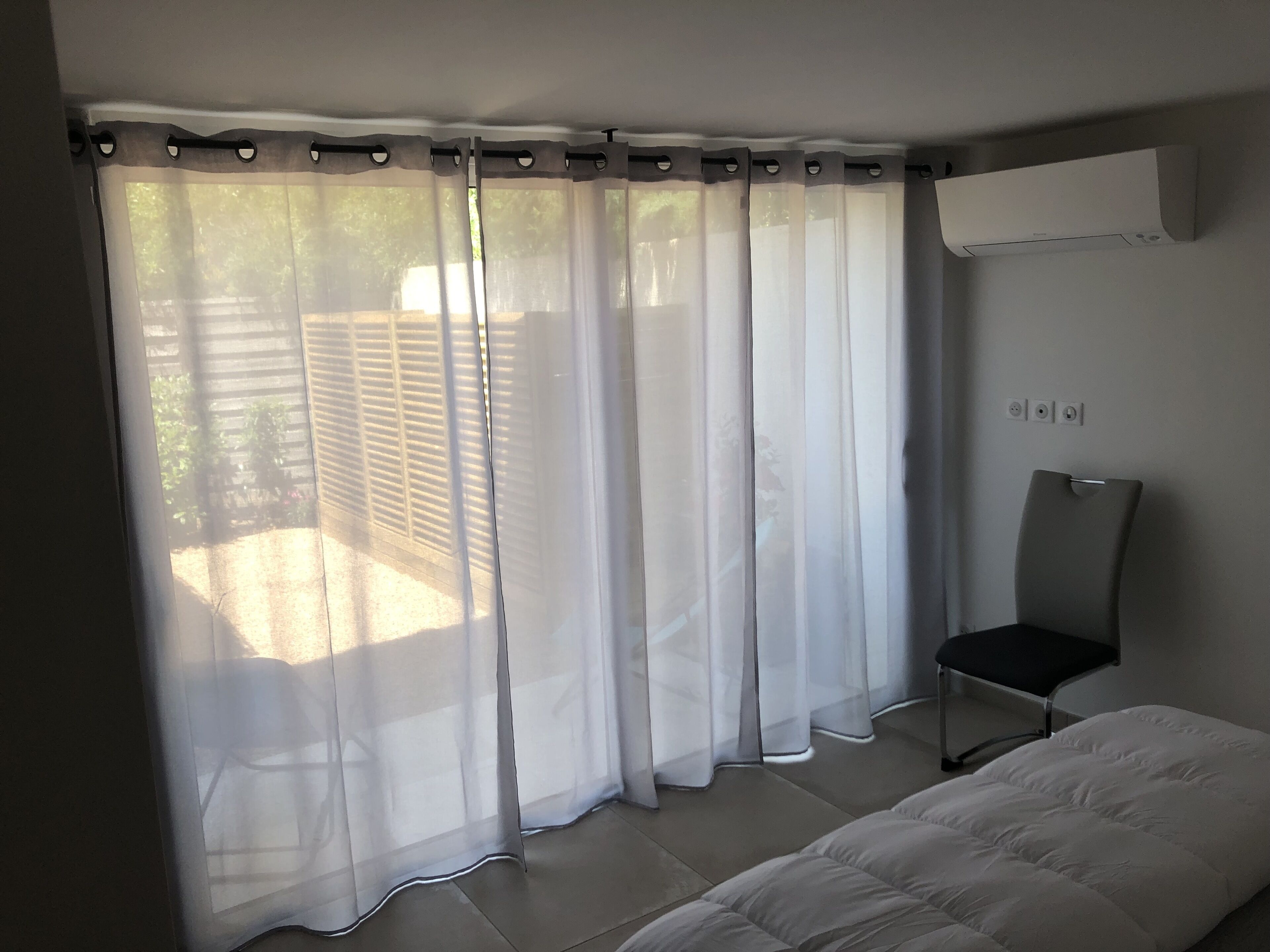 3 bedrooms, iron/ironing board, travel crib, free WiFi