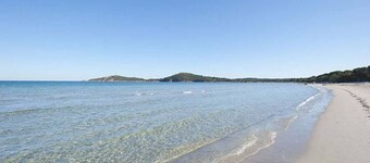 PINARELLU, near PORTO VECCHIO, air-conditioned, swimming pool, beach 500 meters   