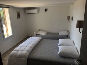 3 bedrooms, iron/ironing board, travel crib, free WiFi