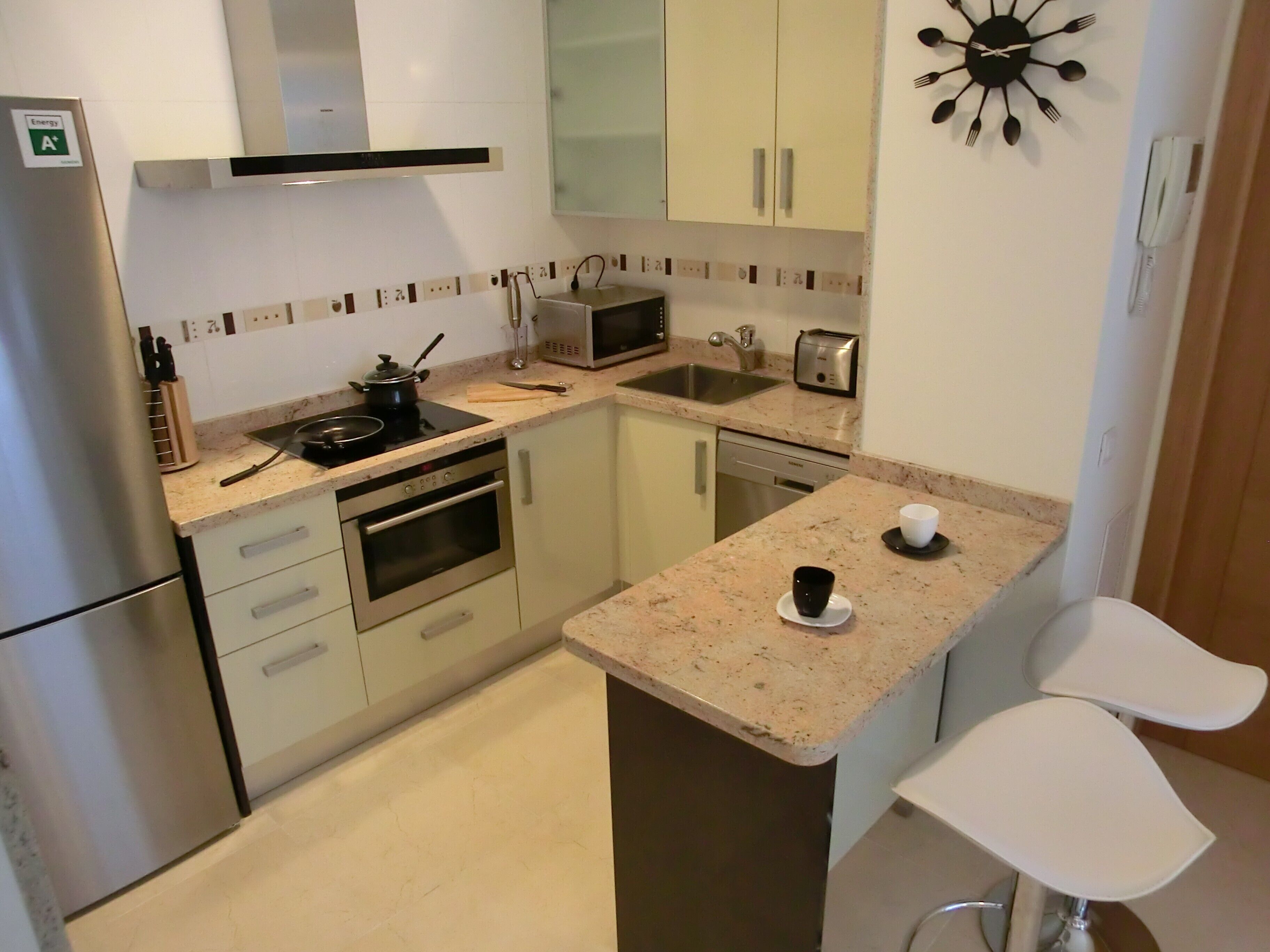 COZY BEACHFRONT APARTMENT IN VALENCIA