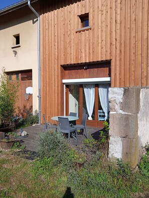 Outdoor dining - INDEPENDENT BED & BREAKFAST CAMPAIGN COMFORT QUIET linen provided table tennis games (La Houssière)