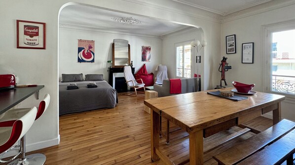 2 chambres, fer et planche à repasser, lit parapluie, Wi-Fi gratuit