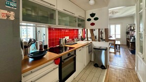 Réfrigérateur, four, plaque de cuisson, lave-vaisselle