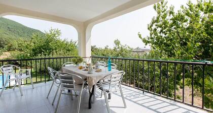 Villa with pool La Serradilla Pedralaves