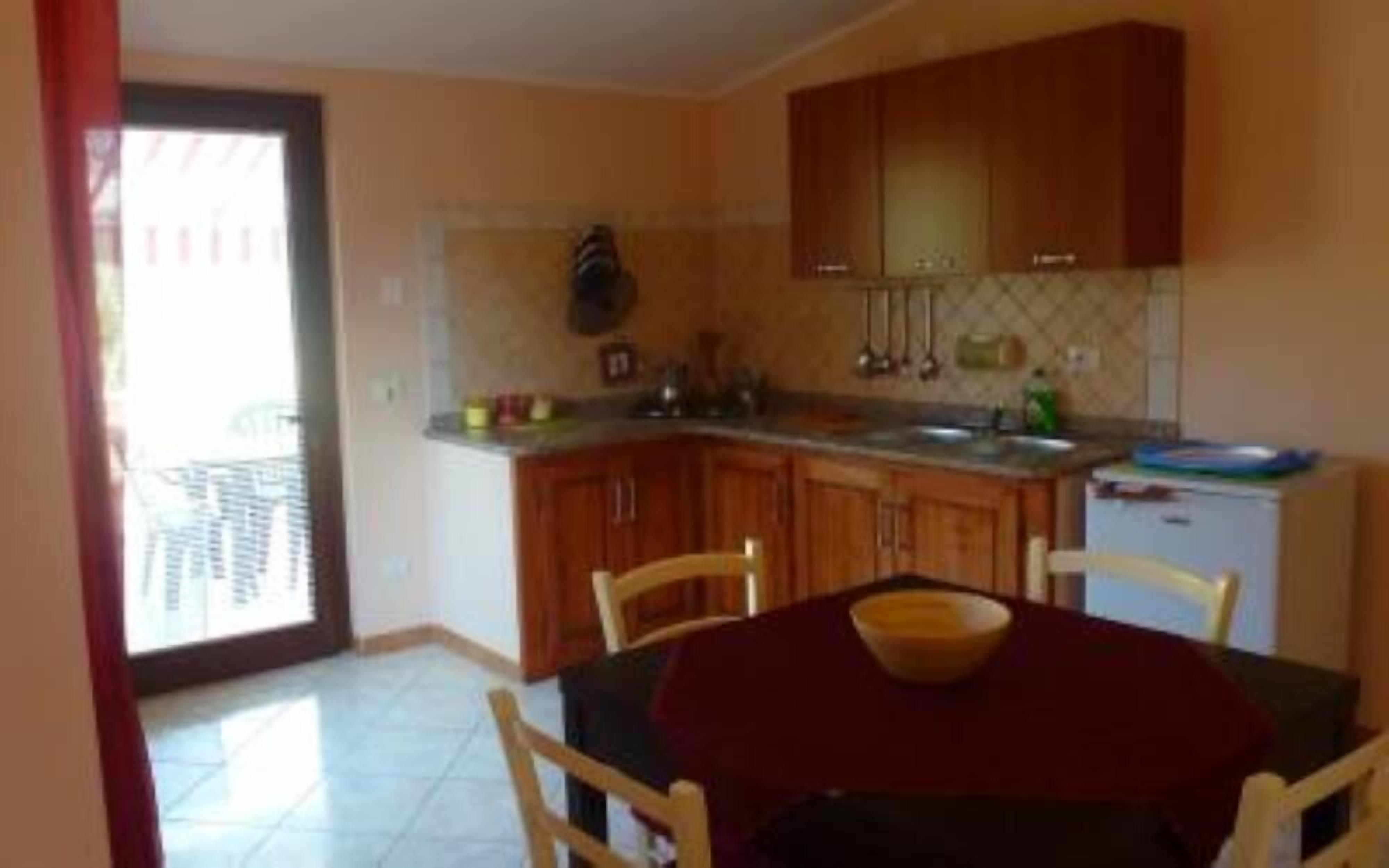 House villa with garden for 2-5 people