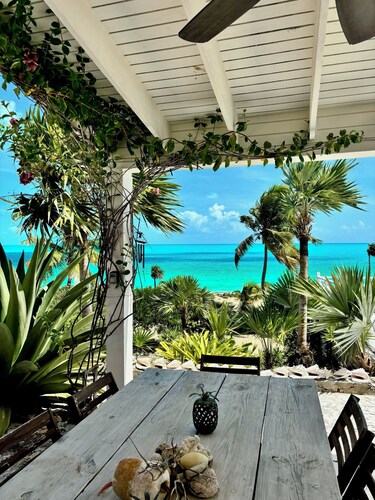 Relaxation, Seclusion and Luxury -  beachfront and poolside