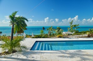 Outdoor pool - Relaxation, Seclusion and Luxury -  beachfront and poolside (Little Exuma)