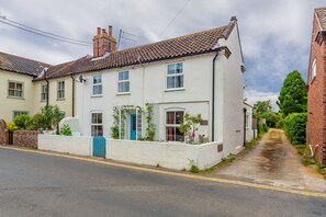 Exterior - Mulberry Cottage, Wells-next-the-Sea, Norfolk (Wells-next-the-Sea)