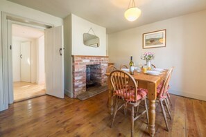 Dining - Mulberry Cottage, Wells-next-the-Sea, Norfolk (Wells-next-the-Sea)