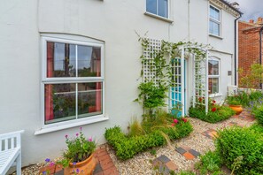 Exterior - Mulberry Cottage, Wells-next-the-Sea, Norfolk (Wells-next-the-Sea)