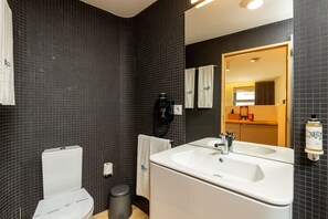 淋浴��設備、風筒、提供毛巾