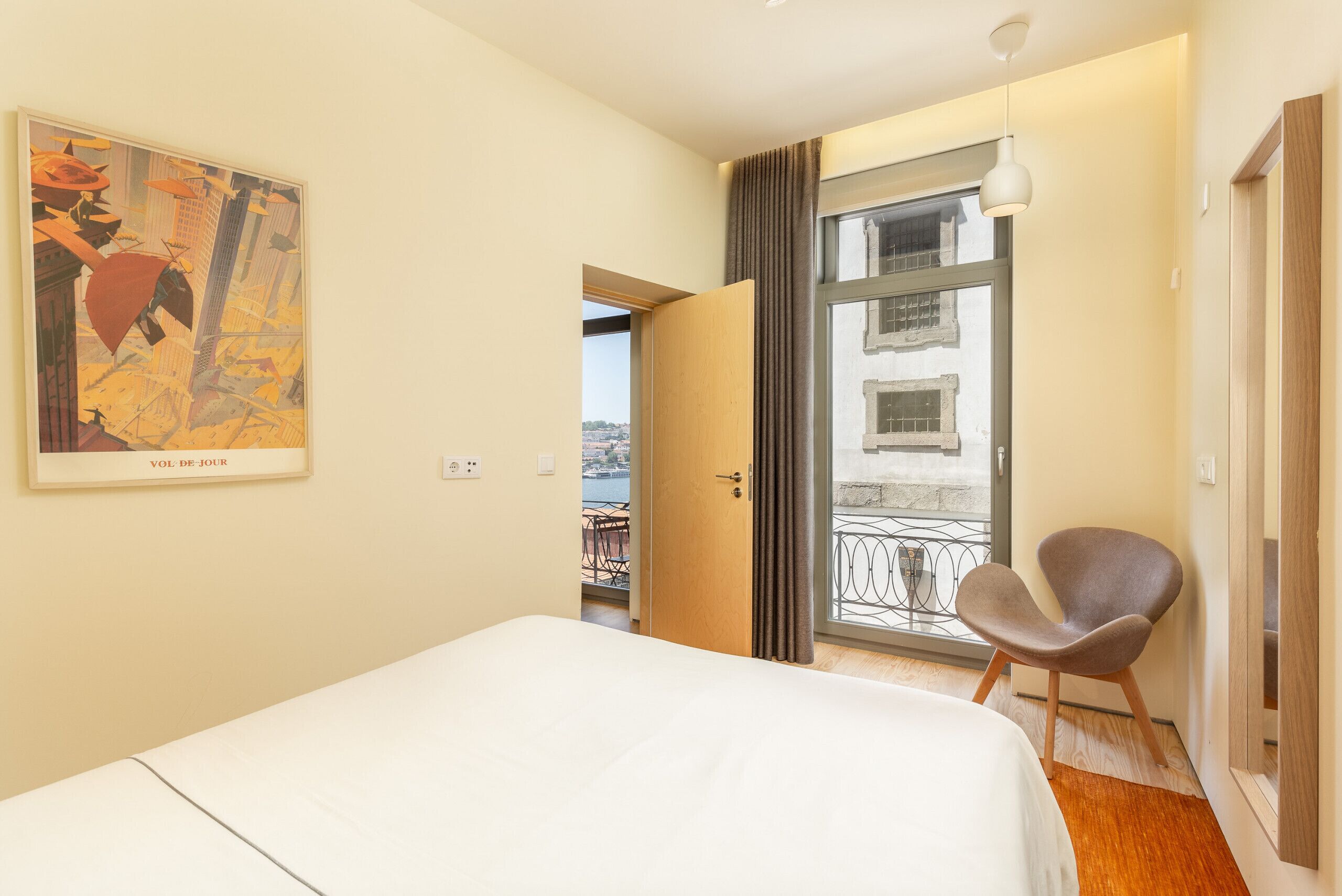 1 habitación, tabla de planchar con plancha, wifi gratis y ropa de cama 