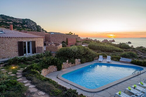 Villa Sfumature del Melograno: private pool in front of the sea