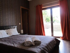 4 Schlafzimmer, BĂŒgeleisen/BĂŒgelbrett, WLAN, BettwĂ€sche