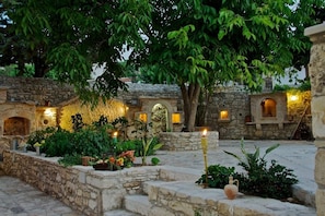 Spacious courtyard!