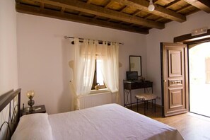 3 chambres, fer et planche à repasser, Wi-Fi gratuit, draps fournis