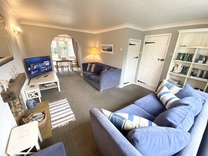 Smart-TV, DVD-Player, Bücher