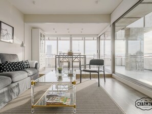 TV - Eurobuilding 2 Exclusive - Spectacular views, parking (Madrid)