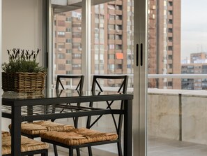 Dining - Eurobuilding 2 Exclusive - Spectacular views, parking (Madrid)