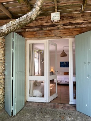 5 habitaciones y caja de seguridad en la habitación