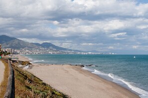 Una spiaggia nelle vicinanze
