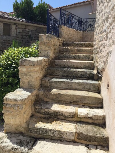 Completely renovated wifi terrace / garden house in the center of Vieux Chaucre