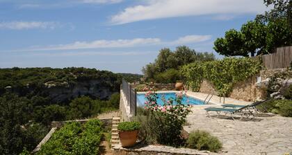 Peacefull Villa With Beautiful Gardens and a Pool With Amazing View!