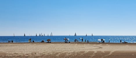 Una spiaggia nelle vicinanze