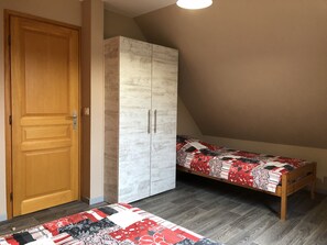 2 Schlafzimmer, Bügeleisen/Bügelbrett, Reisekinderbett, kostenloses WLAN
