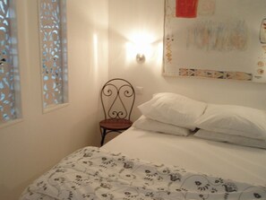 1 bedroom, iron/ironing board, WiFi, bed sheets - Apartment/ flat - Bandol,  Sea front, A/C, private parking place (Bandol)