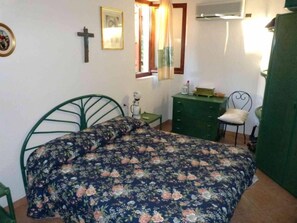 3 Schlafzimmer, Zimmersafe, Bügeleisen/Bügelbrett, Internetzugang