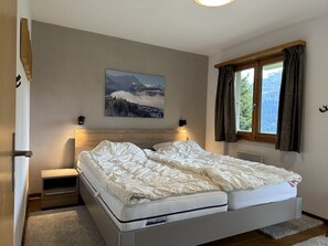 4 soverom, reiseseng for barn, wi-fi (inkludert) og sengetøy