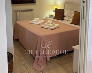 3 chambres, fer et planche à repasser, Wi-Fi gratuit, draps fournis
