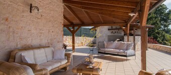 TD Villa Luna Trulli with Large Pool