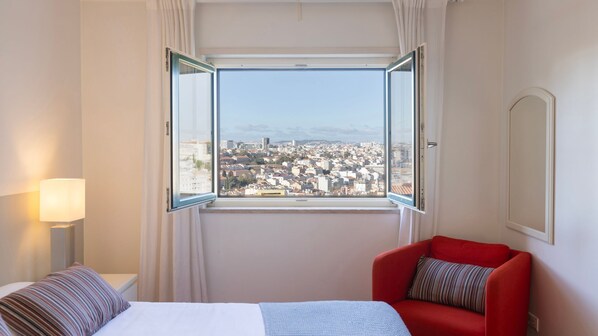 2 bedrooms, iron/ironing board, travel crib, free WiFi