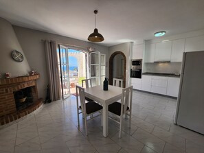 Dining - Sleeps 5 | Azahara 9 | CG R1000 (Nerja)