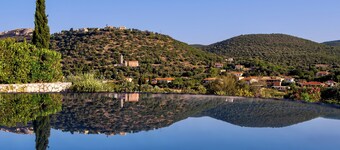 2 Bedroom Villa, Private Pool Stunning Castle/Mountain Views, Close to Sea, WiFi