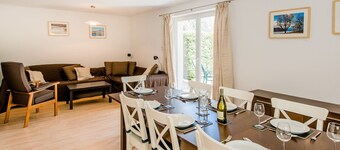 Chalet Vergissmeinnicht, spacious property in Zell am See, includes Summer Card