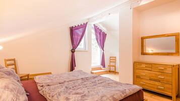 4 soverom, safe på rommet, strykejern/-brett og wi-fi