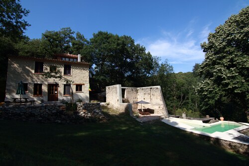 Cottage With pool, set in a private 5 hectare domaine, perfect for nature lovers