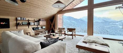 Smart-TV, Kamin, DVD-Player, Tischtennisplatte