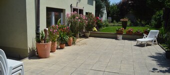 Colmar petit jardin de la semm 6 to 10 persons, closed private parking, Air cond.