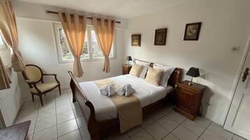 4 chambres, fer et planche Ă repasser, lit parapluie, Wi-Fi gratuit