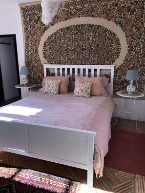 2 chambres, fer et planche à repasser, lit parapluie, Wi-Fi gratuit