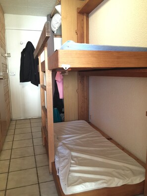 1 chambre, accès au Wi-Fi (inclus), literie fournie