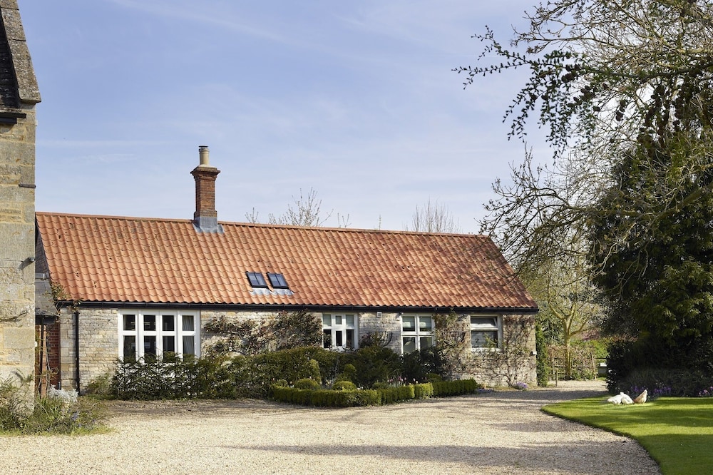 As featured in 25 Beautiful Homes, the Manor Stables offers 4*comfort and luxury