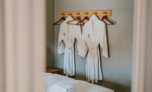 7 soverom, reiseseng for barn, internettilgang og sengetøy